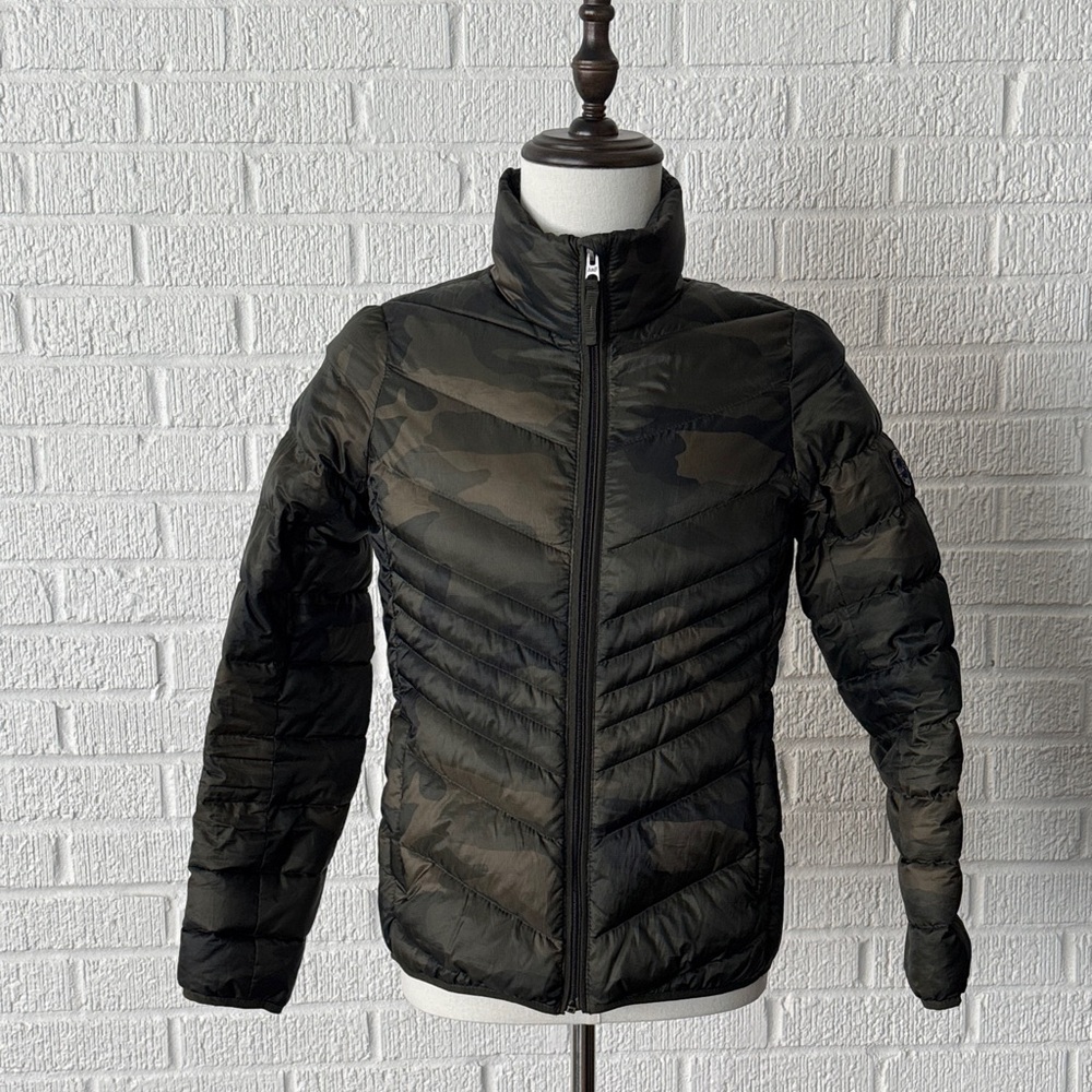 Abercrombie & Fitch Women's Camouflage Puffer Down Jacket